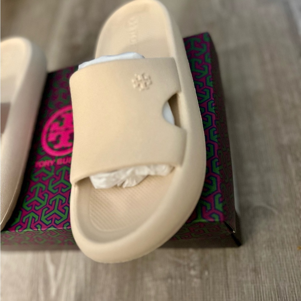 Tory Burch Eva Shower Slide - French Pearl - Picture 4 of 10